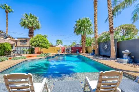 1225 Strong Dr, Las Vegas, NV 89102