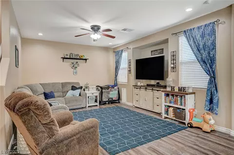 10524 Danielson Ave, Las Vegas, NV 89129