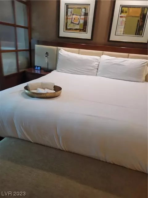145 E Harmon Ave #917, Las Vegas, NV 89109