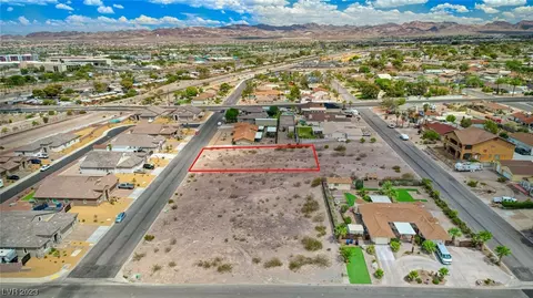 141 W Fairway Rd, Henderson, NV 89015