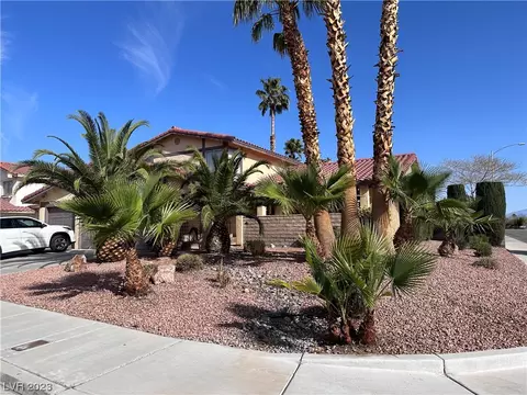 8700 Cremona Dr, Las Vegas, NV 89117