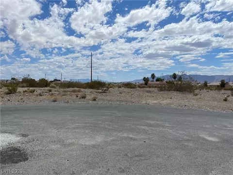 1921 Five Feathers St, Pahrump, NV 89048