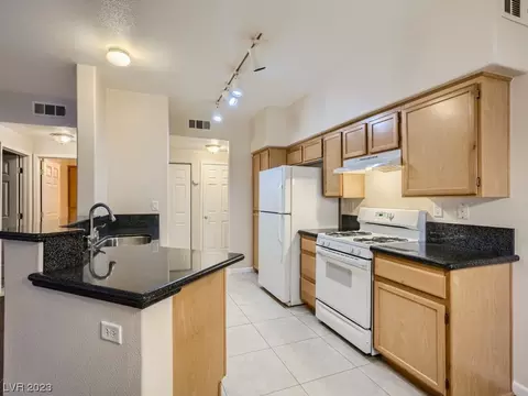 1050 E Cactus Ave #1045, Las Vegas, NV 89183