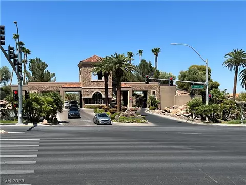 8812 Rainbow Ridge Dr, Las Vegas, NV 89117