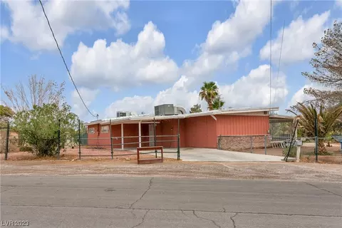 5127 Mcleod Dr, Las Vegas, NV 89120