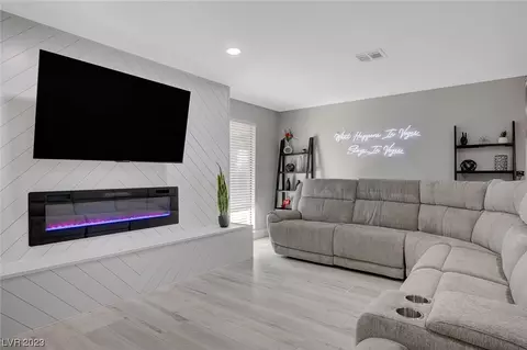 4090 W Maulding Ave, Las Vegas, NV 89139
