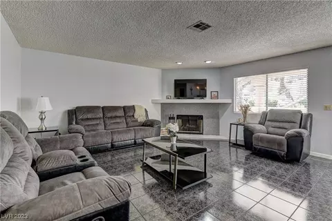 933 Sulphur Springs Ln #101, Las Vegas, NV 89128
