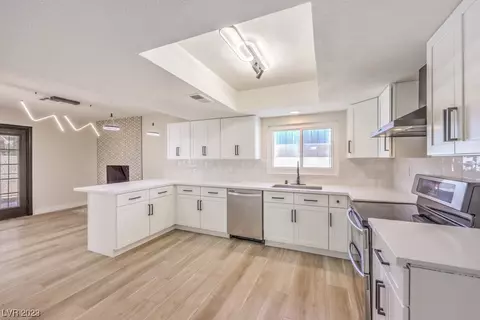 5812 Robin Ln, Las Vegas, NV 89108
