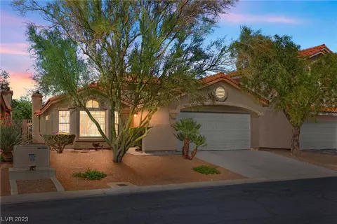 7820 Desert Bell Ave, Las Vegas, NV 89128