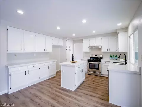 1823 Indian Rock Rd, North Las Vegas, NV 89031