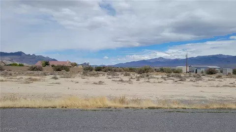 1420 W Geofrey St, Pahrump, NV 89060