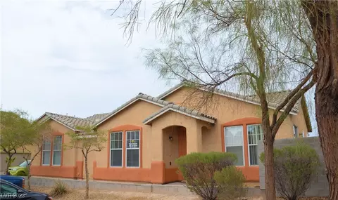 2633 Living Rock St, Las Vegas, NV 89106