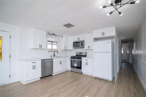 3346 Katmai Dr, Las Vegas, NV 89122