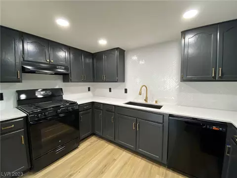 6659 W Tropicana Ave #203, Las Vegas, NV 89103