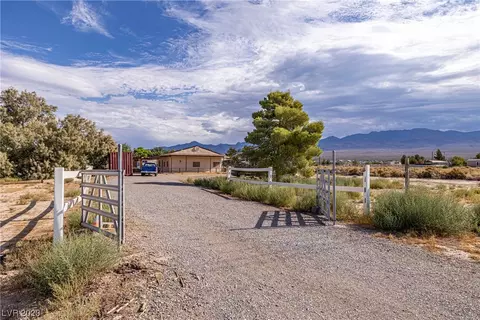 170 W Harris Farm Rd, Pahrump, NV 89060