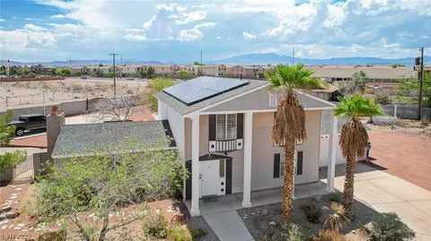 7477 Ullom Dr, Las Vegas, NV 89139