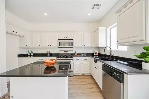 10935 Scotch Rose St, Henderson, NV 89052