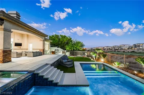9329 Canyon Mesa Dr, Las Vegas, NV 89144