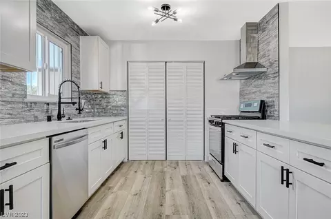 3322 Pioneer Ave, Las Vegas, NV 89102