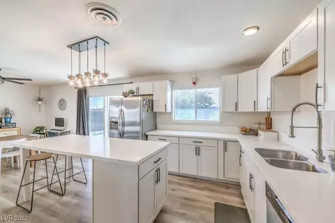 4717 Aladdin Ln, Las Vegas, NV 89102
