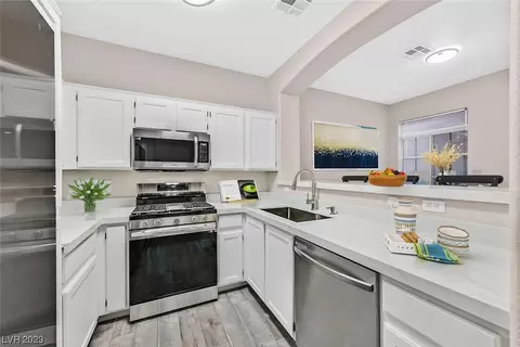 1344 Silver Sierra St, Las Vegas, NV 89128