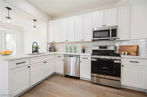 10713 Clear Meadows Dr, Las Vegas, NV 89134