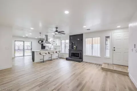 515 Bayberry Dr, Las Vegas, NV 89110