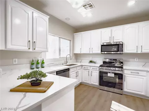 9558 Green Spruce St, Las Vegas, NV 89123