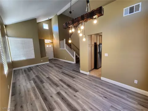 8016 Bonaventure Dr, Las Vegas, NV 89147