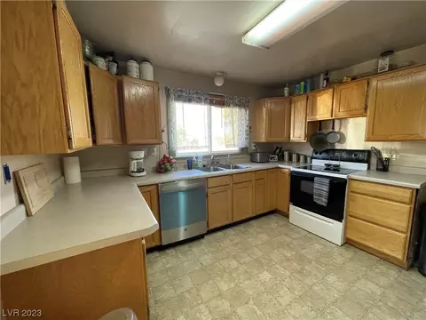 133 Sage St, Ely, NV 89301 photo 2