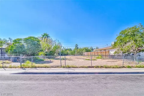833 Hart Ave, Las Vegas, NV 89106