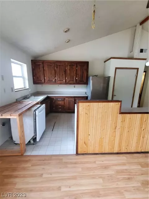 16 E Main St, Manhattan, NV 89022 photo 4