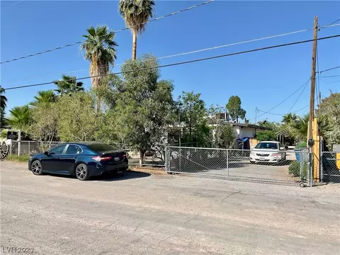 729 Clarkway Dr, Las Vegas, NV 89106