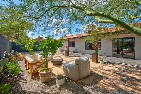 6461 Derek Dr, Las Vegas, NV 89103