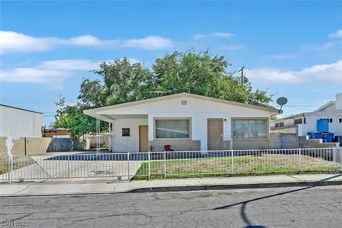 5205 Apple Valley Ln, Las Vegas, NV 89108