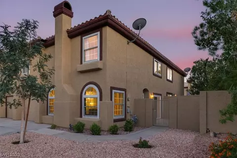 697 Harbor Mist Ave, Henderson, NV 89015