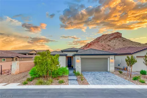 17 Mirage View Dr, Henderson, NV 89011