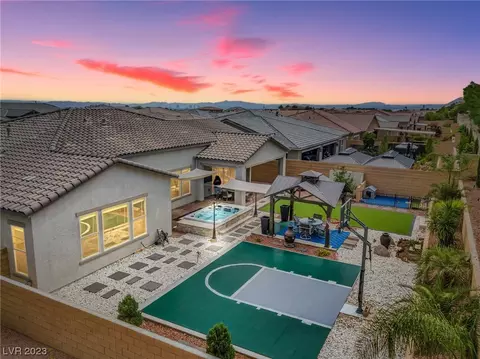 7461 Tucker William St, Las Vegas, NV 89149