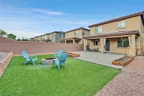 6729 Pleasant Flower St, Las Vegas, NV 89149