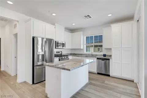 5730 Sky Pointe Dr #107, Las Vegas, NV 89130