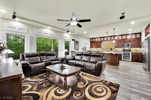 7250 Shannon Ridge Ct, Las Vegas, NV 89118