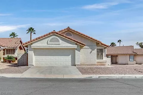 676 Almondale Ave, Las Vegas, NV 89123