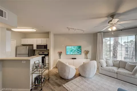 7115 S Durango Dr #304, Las Vegas, NV 89113