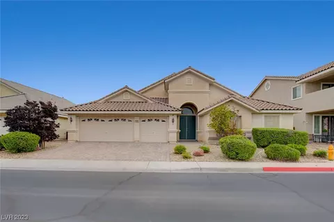 7020 Manzanares Dr, North Las Vegas, NV 89084