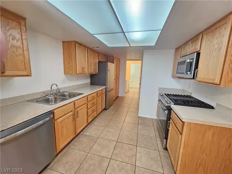 3153 Arville St, Las Vegas, NV 89102