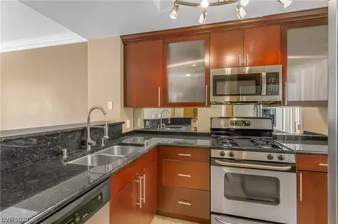 230 E Flamingo Rd #328, Las Vegas, NV 89169