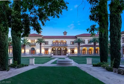 99 Spanish Gate Dr, Las Vegas, NV 89113