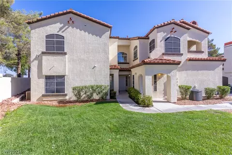 2975 Bluegrass Ln #221, Henderson, NV 89074