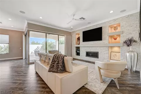 3388 Isle Dr, Las Vegas, NV 89141