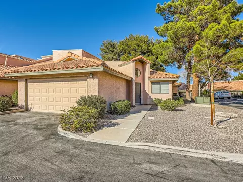 2740 Laguna Shores Ln, Las Vegas, NV 89121